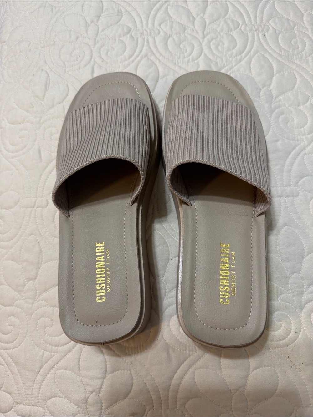 Cushionaire Taupe Ribbed Slide Sandals